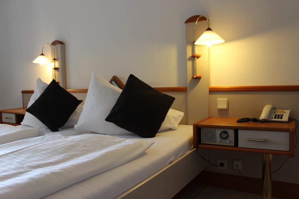 Seehotel Paulitsch Velden am Wörthersee Rum bild